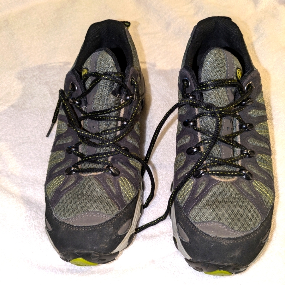 EUC Men's Oboz Sawtooth hiking shoes size 9